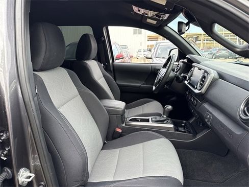 Used 2021 Toyota Tacoma TRD Off-Road image 30