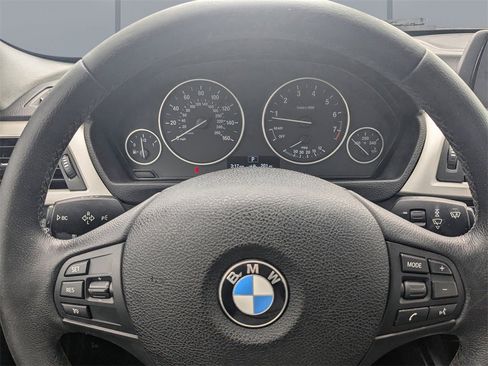 Used 2016 BMW 320i Sedan image 24