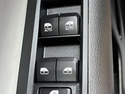 Used 2024 Jeep Compass Limited AWD/4WD image 16