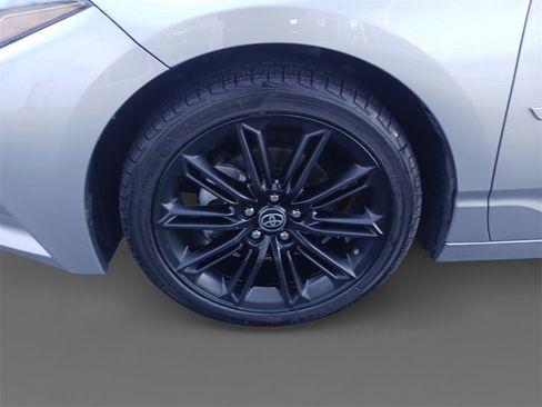 Used 2022 Toyota Avalon XSE image 15
