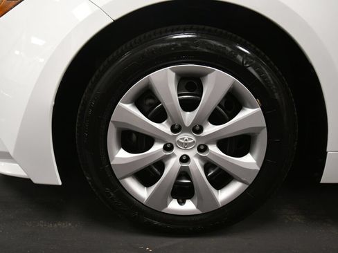 Used 2024 Toyota Corolla LE FWD image 31