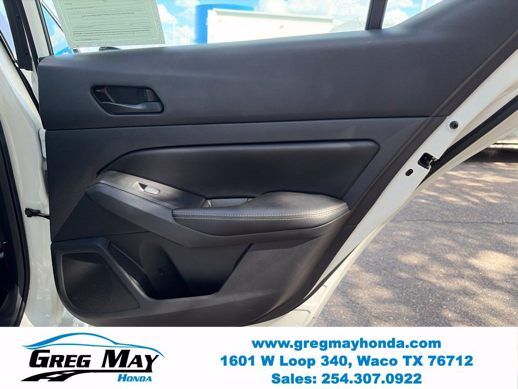 Used 2024 Nissan Altima 2.5 SV FWD image 14