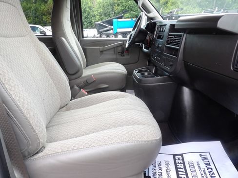 Used 2025 Chevrolet Express 3500 LS RWD image 43