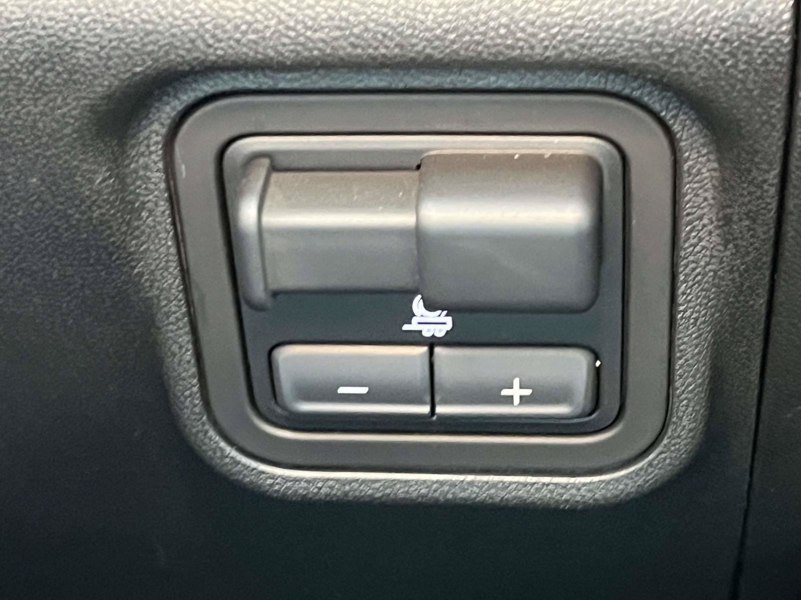 Used 2024 GMC Hummer EV 3X w/ LPO, Illumination Package AWD/4WD image 24
