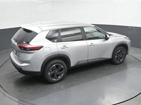 Used 2024 Nissan Rogue SV FWD image 31