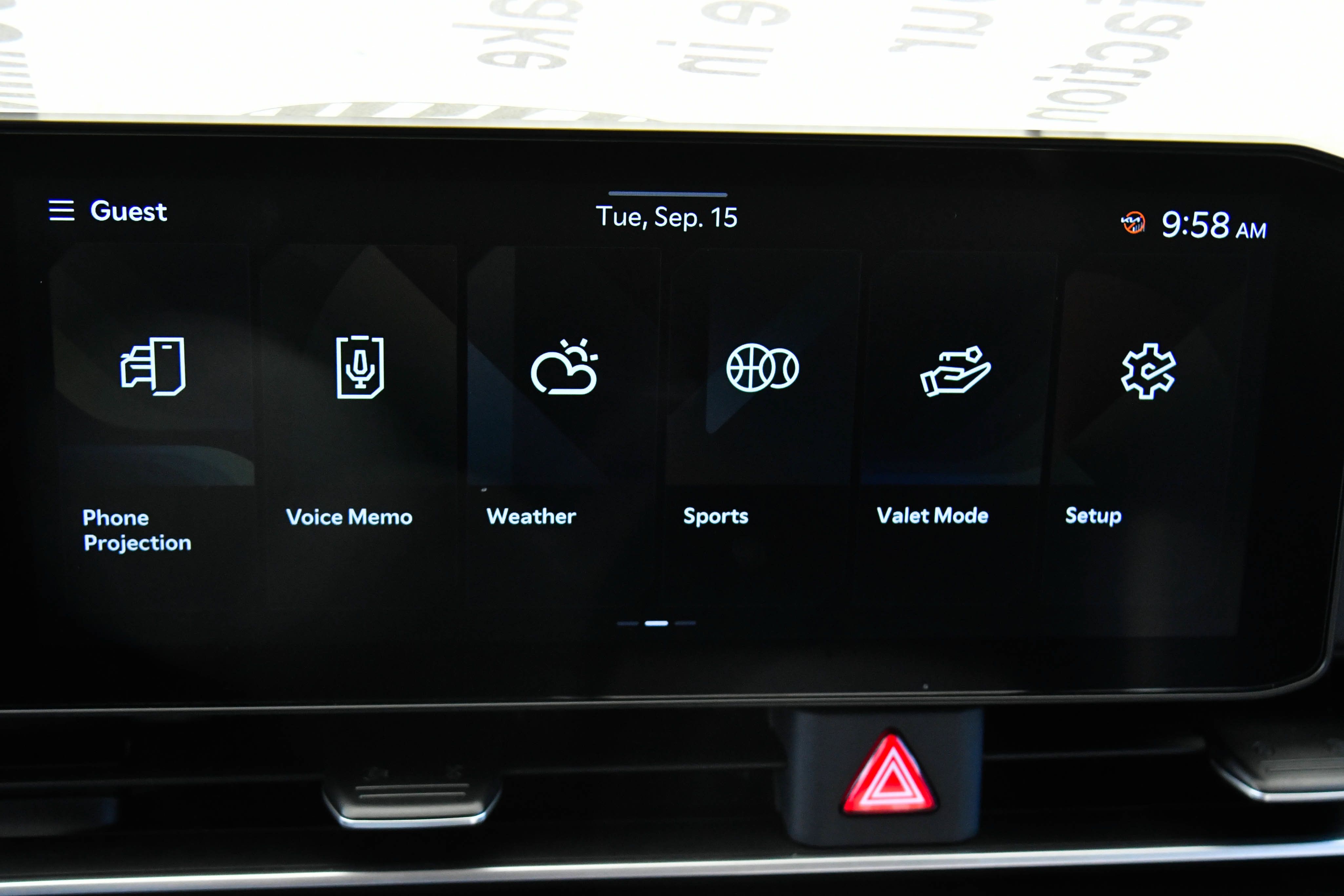 Used 2025 Kia Carnival FWD image 24