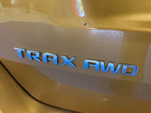 Used 2017 Chevrolet Trax LT w/ Sun & Sound Package AWD/4WD image 11