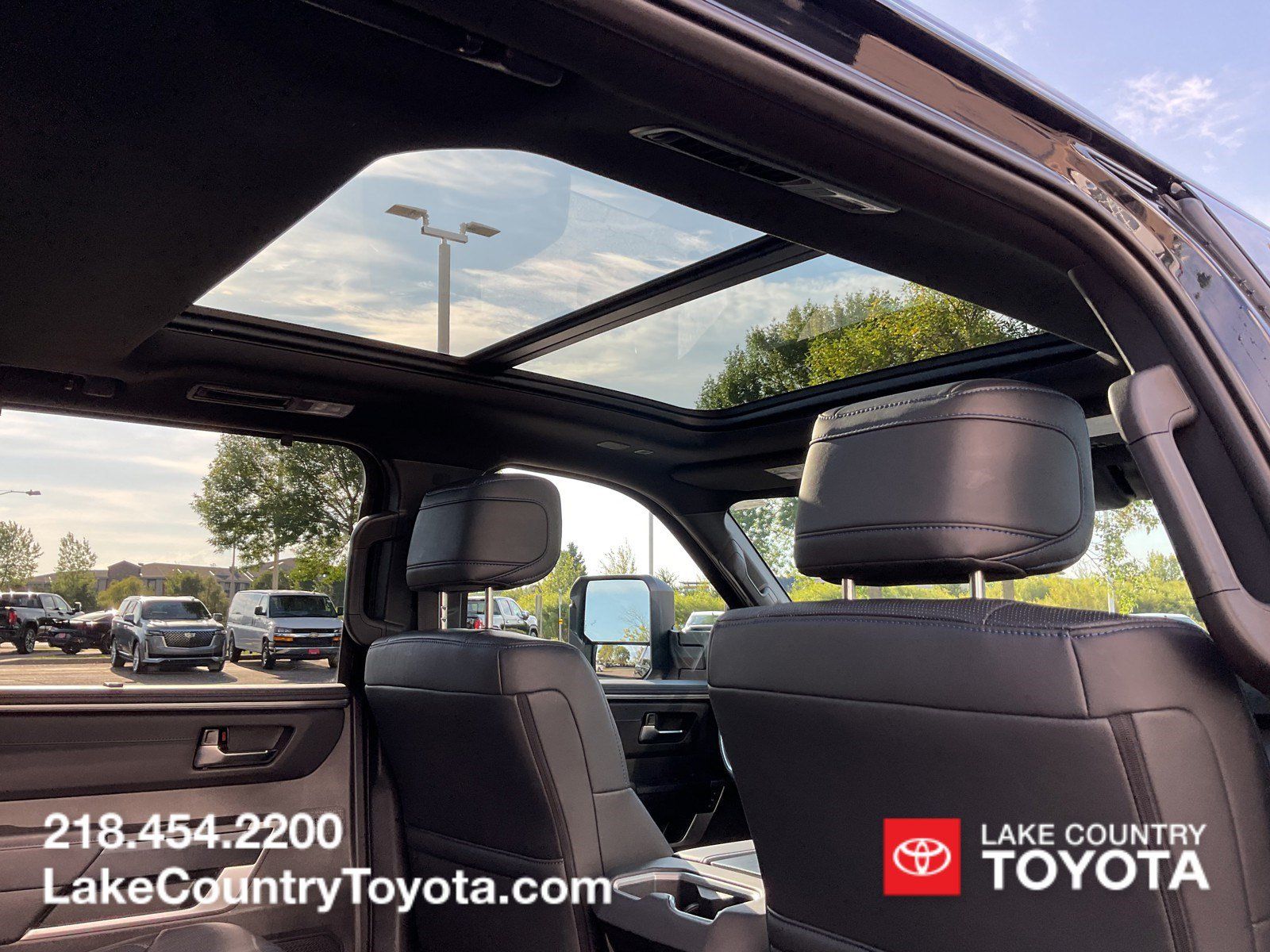 Used 2025 Toyota Sequoia Platinum AWD/4WD image 18
