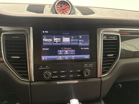 Used 2018 Porsche Macan GTS AWD/4WD image 23
