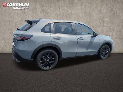 Used 2025 Honda HR-V Sport image 8