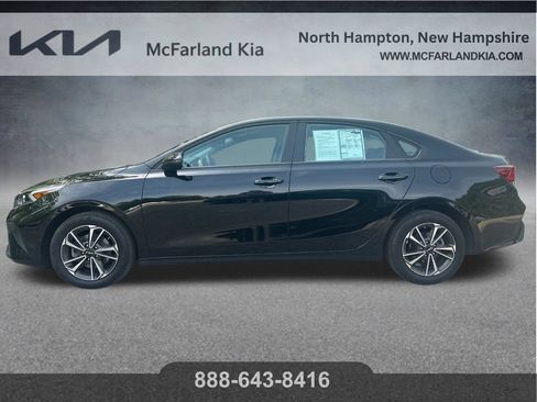 Used 2024 Kia Forte LXS w/ LXS Technology Package FWD image 3
