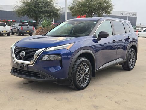 Used 2021 Nissan Rogue S image 3