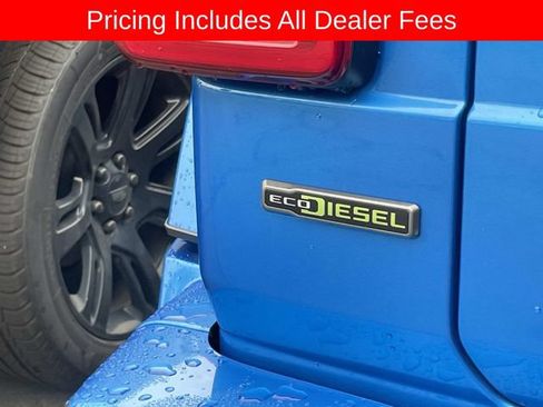 Used 2022 Jeep Wrangler Unlimited Sahara AWD/4WD image 8