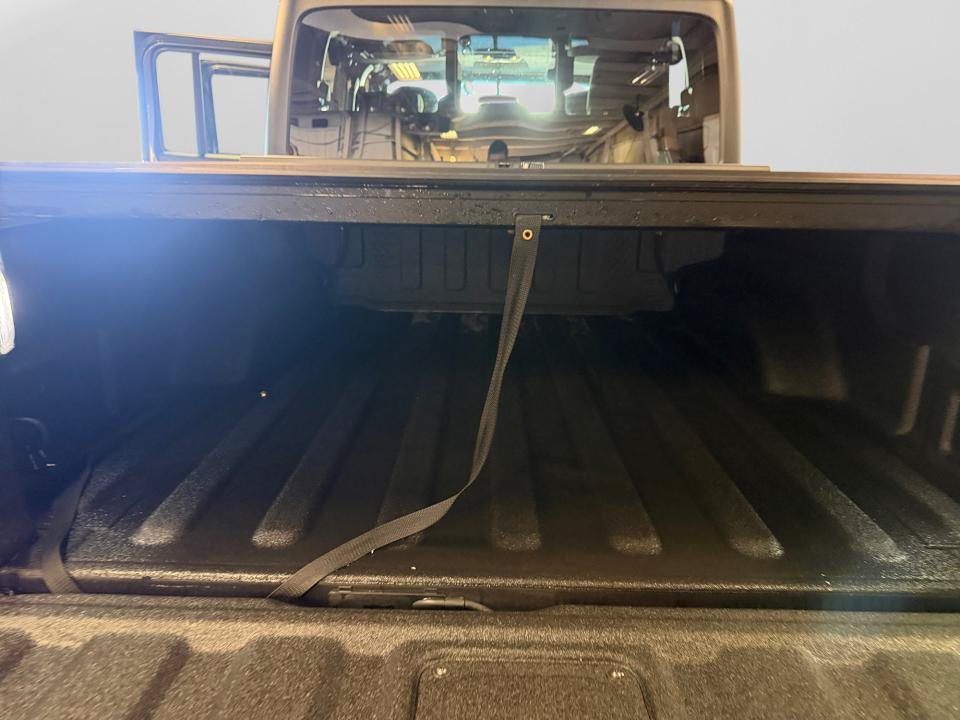 Used 2023 Jeep Gladiator Sport AWD/4WD image 19