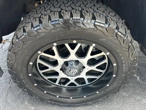Used 2018 Chevrolet Silverado 1500 LT w/ All Star Edition AWD/4WD image 33