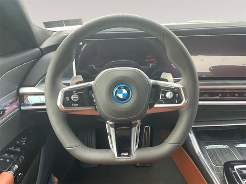 New 2026 BMW 750e xDrive image 12
