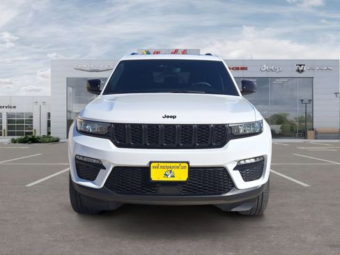 Used 2024 Jeep Grand Cherokee Limited w/ Black Appearance Package image 8