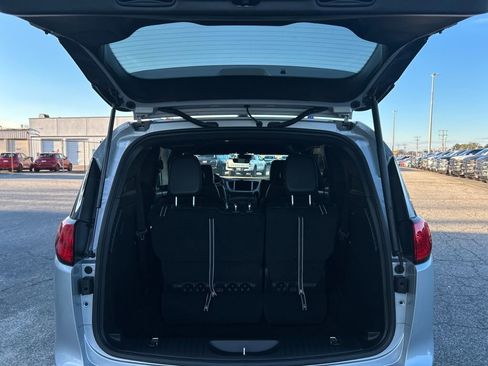 New 2026 Chrysler Voyager LX image 28