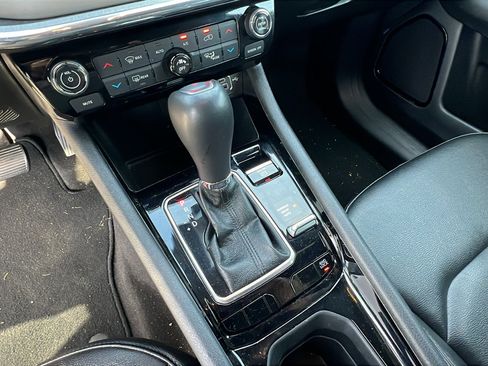 Used 2024 Jeep Compass Limited image 29