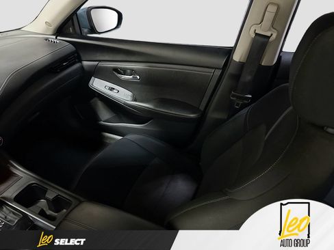 Used 2025 Nissan Sentra SV FWD image 24