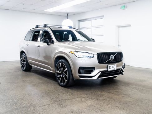 Used 2023 Volvo XC90 T8 Plus image 29