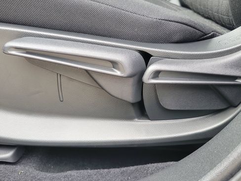 New 2026 Honda HR-V LX image 16