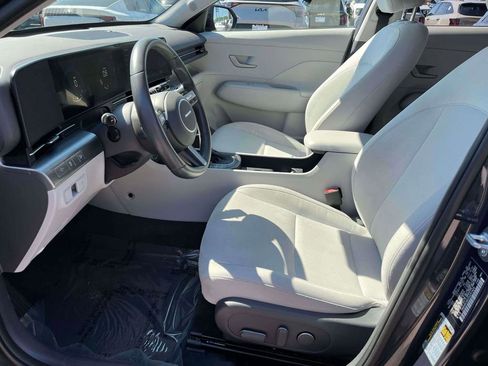 Used 2025 Hyundai Kona SEL AWD/4WD image 16