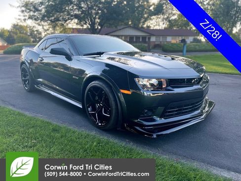 Used 2015 Chevrolet Camaro Z/28 RWD image 3