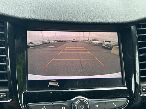 Used 2020 Chevrolet Trax LT w/ Redline Edition AWD/4WD image 19