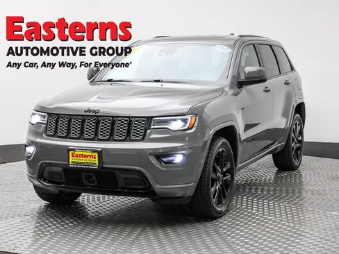 Used 2020 Jeep Grand Cherokee Altitude image 1