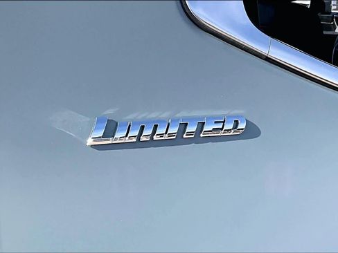 Used 2025 Toyota Tundra Limited image 9