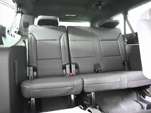 New 2026 Chevrolet Suburban High Country image 16