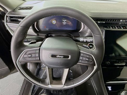 Used 2023 Jeep Grand Cherokee L Limited w/ Luxury Tech Group II image 21