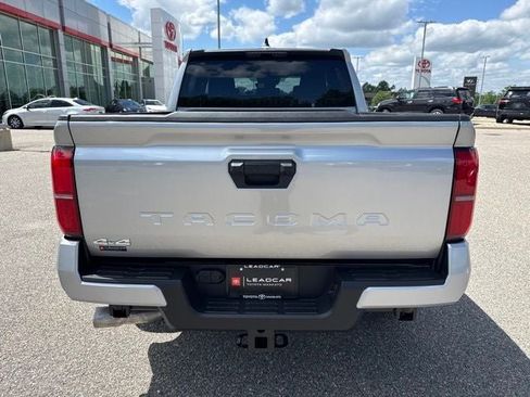 Used 2026 Toyota Tacoma 4x4 Double Cab image 9