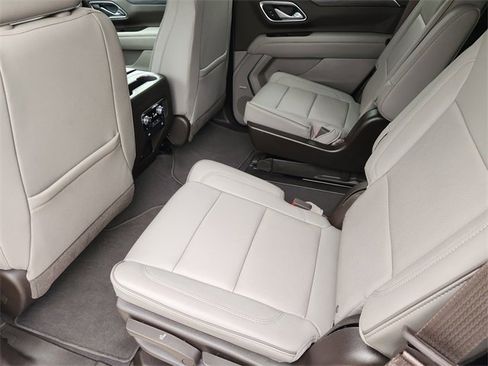 Used 2021 GMC Yukon SLT w/ SLT Luxury Package image 20