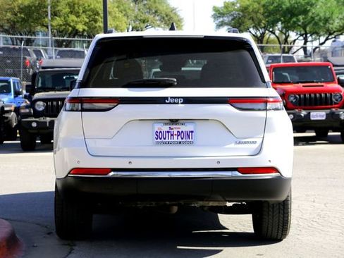 Used 2022 Jeep Grand Cherokee Limited image 6