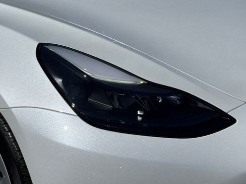 Used 2023 Tesla Model 3 Standard Range RWD image 10