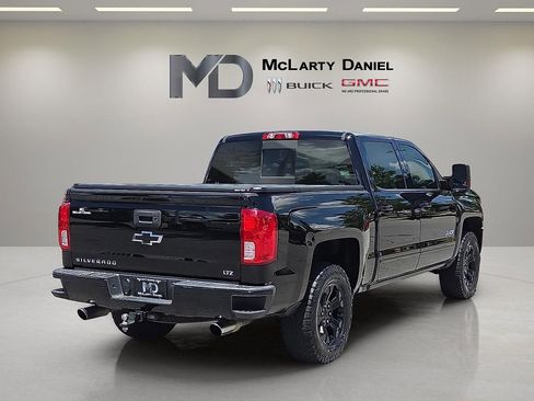Used 2018 Chevrolet Silverado 1500 LTZ Z71 w/ LTZ Plus Package AWD/4WD image 5