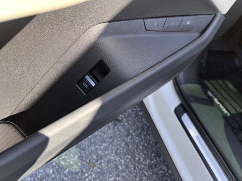 Certified 2024 Audi Q8 e-tron Premium image 9