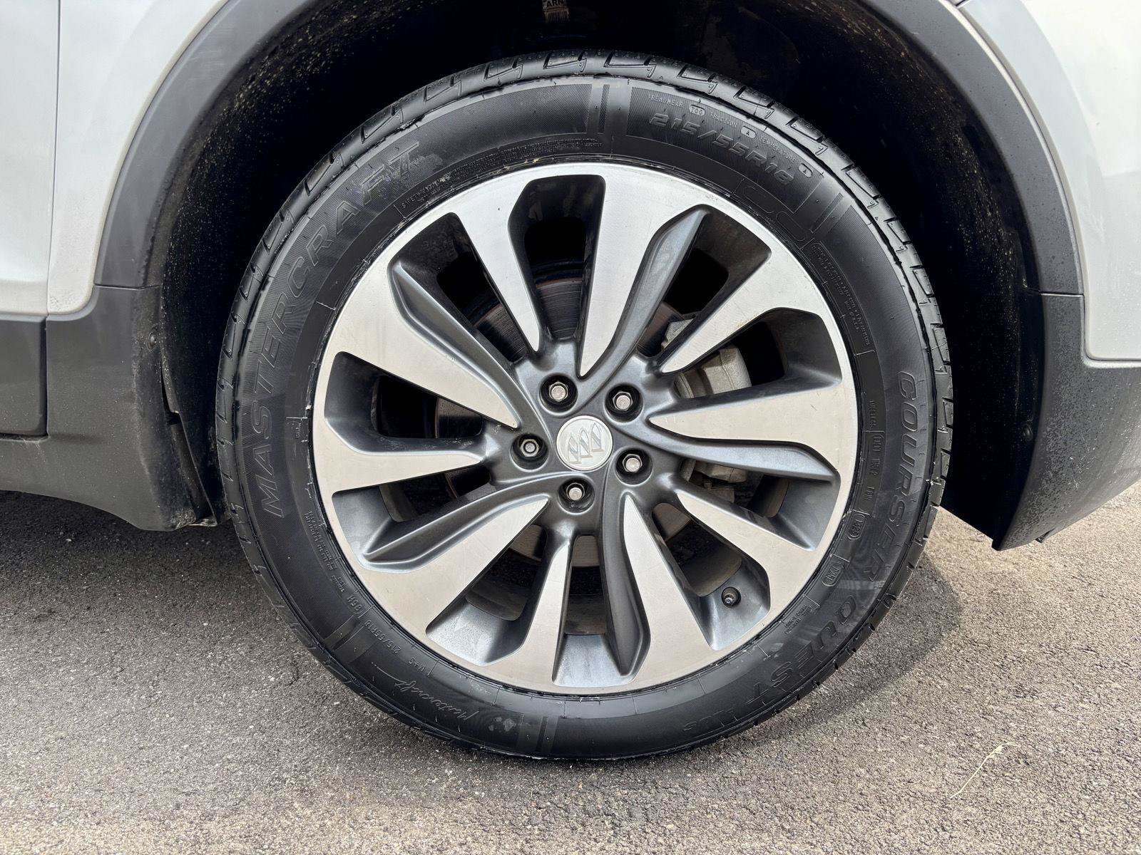 Used 2020 Buick Encore Essence AWD/4WD image 37