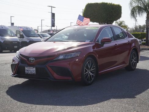 Used 2024 Toyota Camry SE FWD image 8