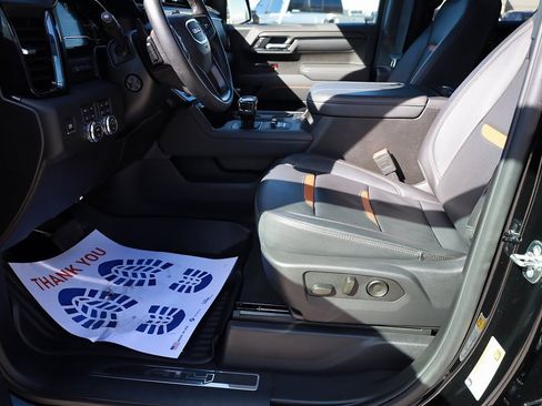 Used 2025 GMC Sierra 1500 AT4 w/ AT4 Premium Package image 11