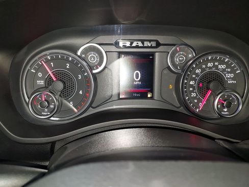 New 2026 RAM 2500 Big Horn AWD/4WD image 21