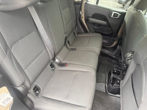 Used 2020 Jeep Gladiator Overland AWD/4WD image 57