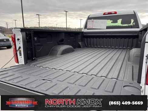 Used 2024 Chevrolet Silverado 2500 LT w/ Convenience Package image 14