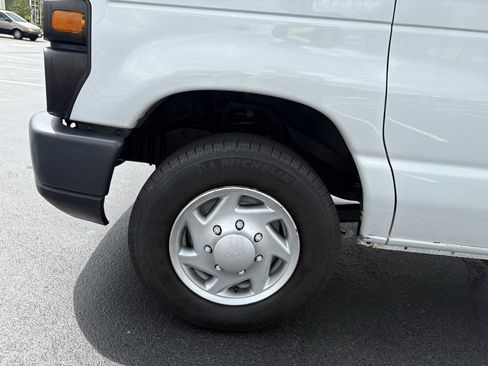 Used 2013 Ford E-150 and Econoline 150 RWD image 9