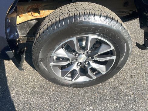 Used 2022 Chevrolet Silverado 1500 LT image 9