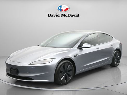 Used 2025 Tesla Model 3 Long Range image 2