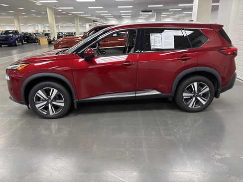 Used 2022 Nissan Rogue SL w/ SL Premium Package image 4