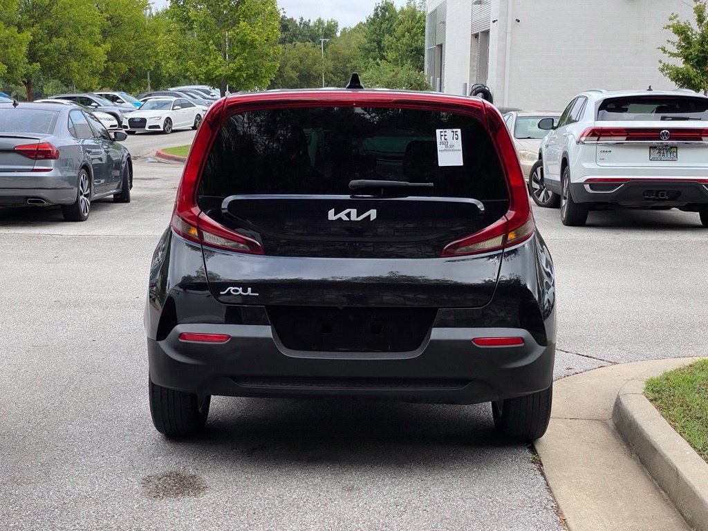 Used 2022 Kia Soul LX w/ Technology Package FWD image 6